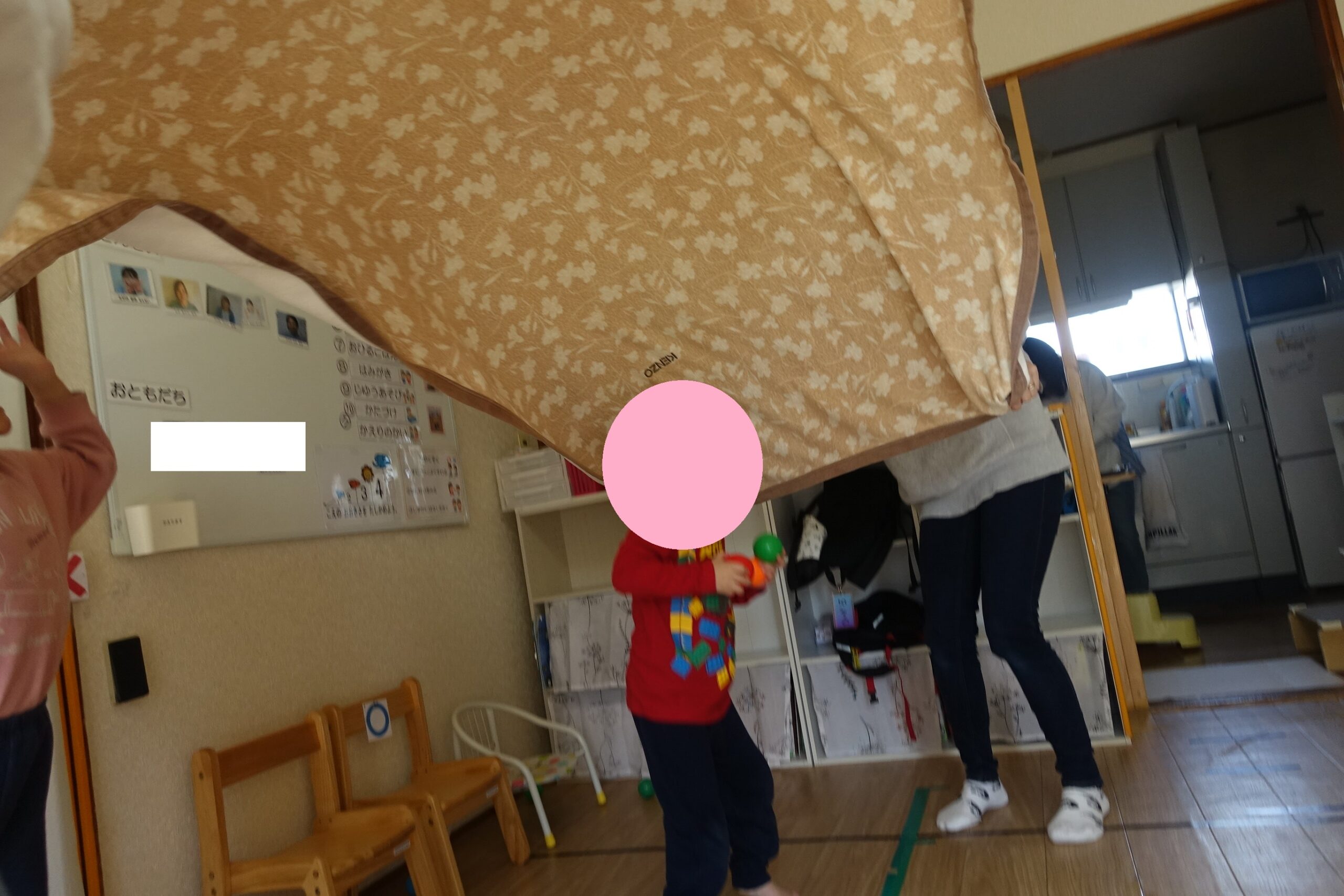 ここあーる：シーツ遊び/信号ゲーム🚥