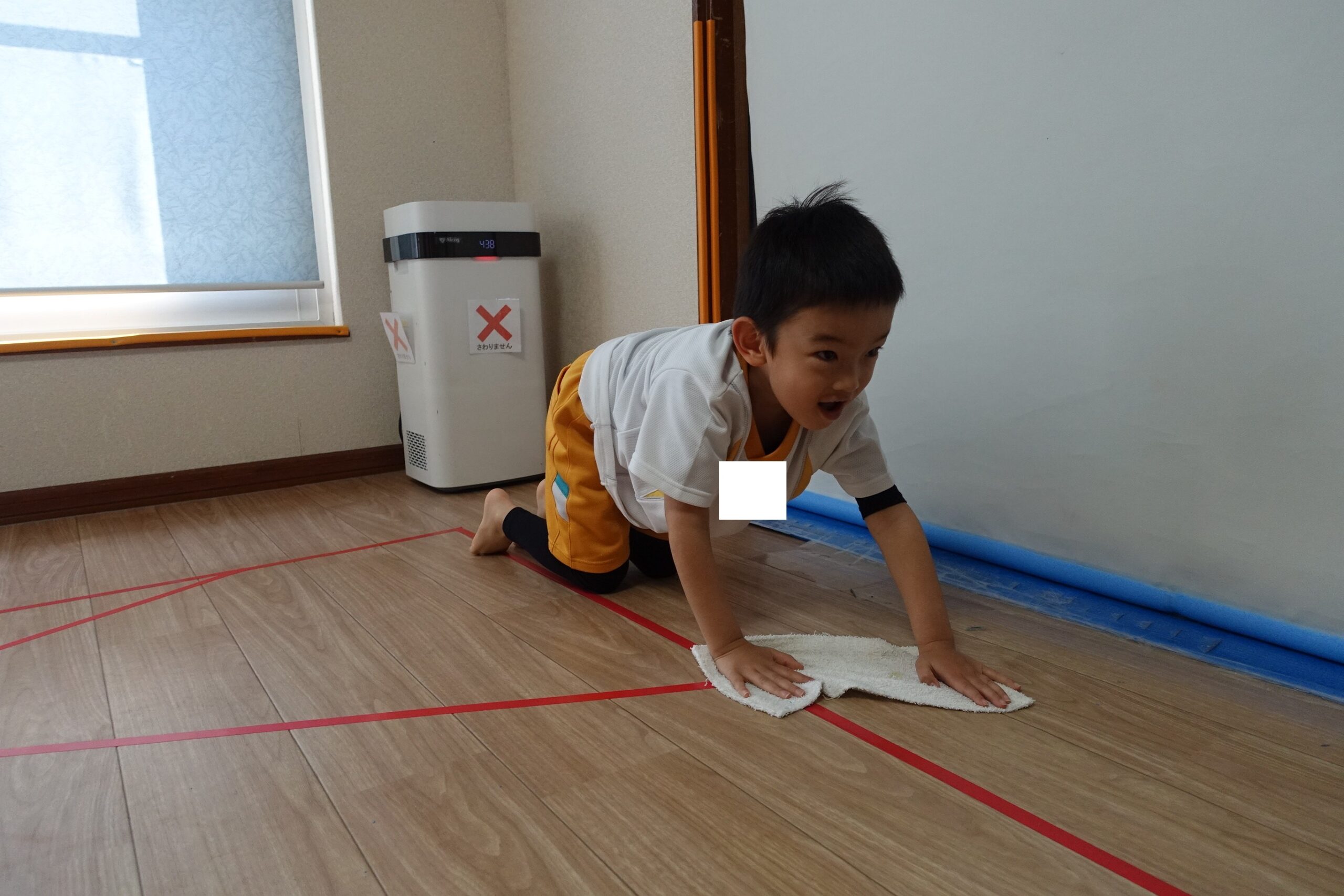 ここあーる:雑巾がけ迷路にチャレンジ!💪✨