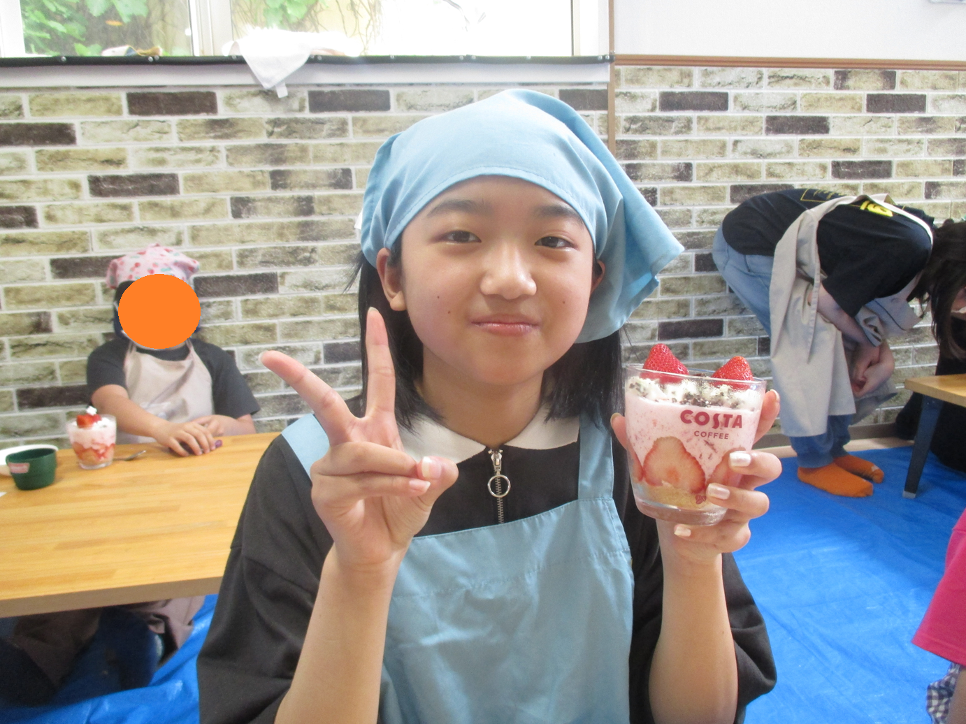 そえる いちごムース作り🍓