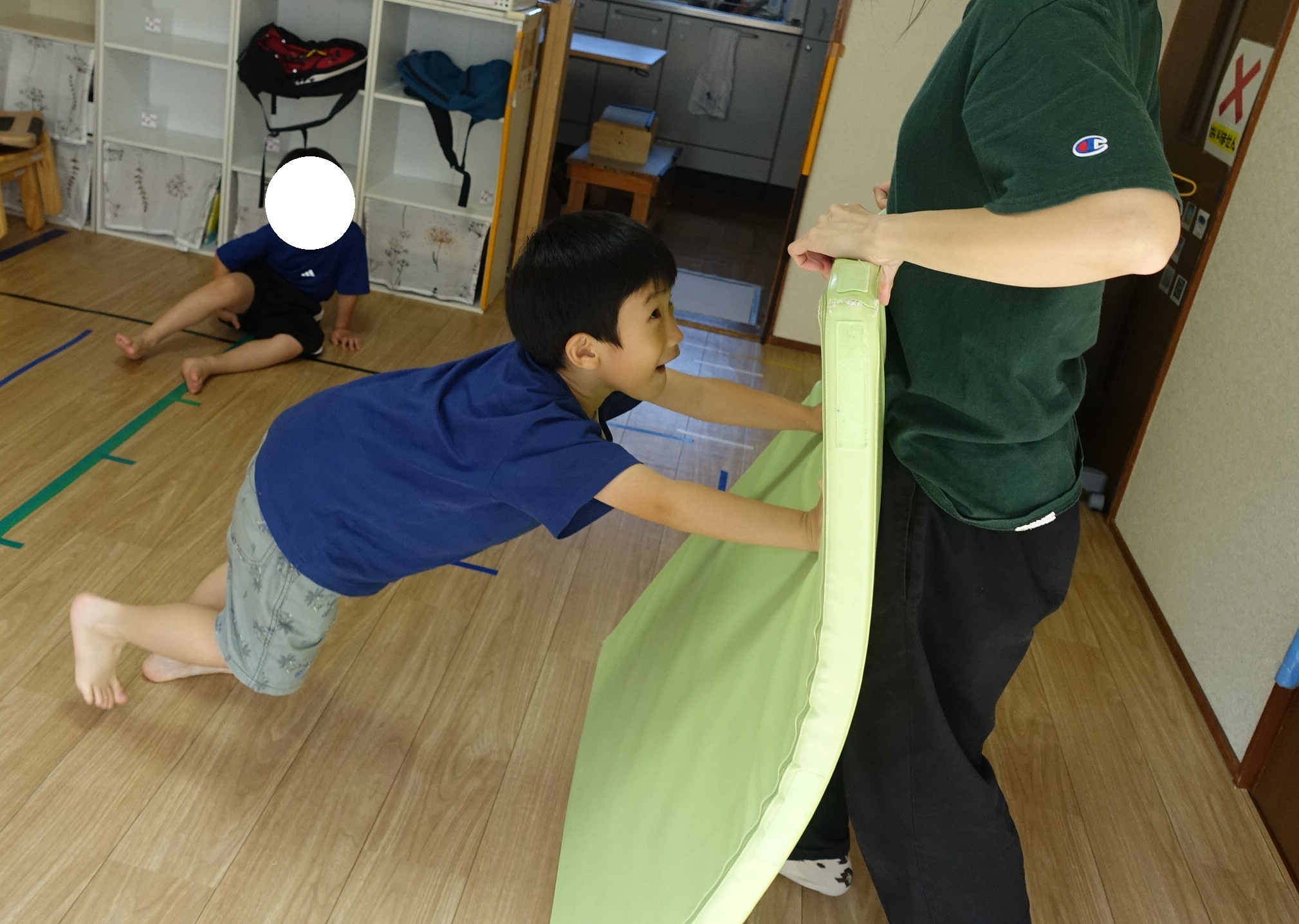 ここあーる：運動あそび「マットあそび」✨
