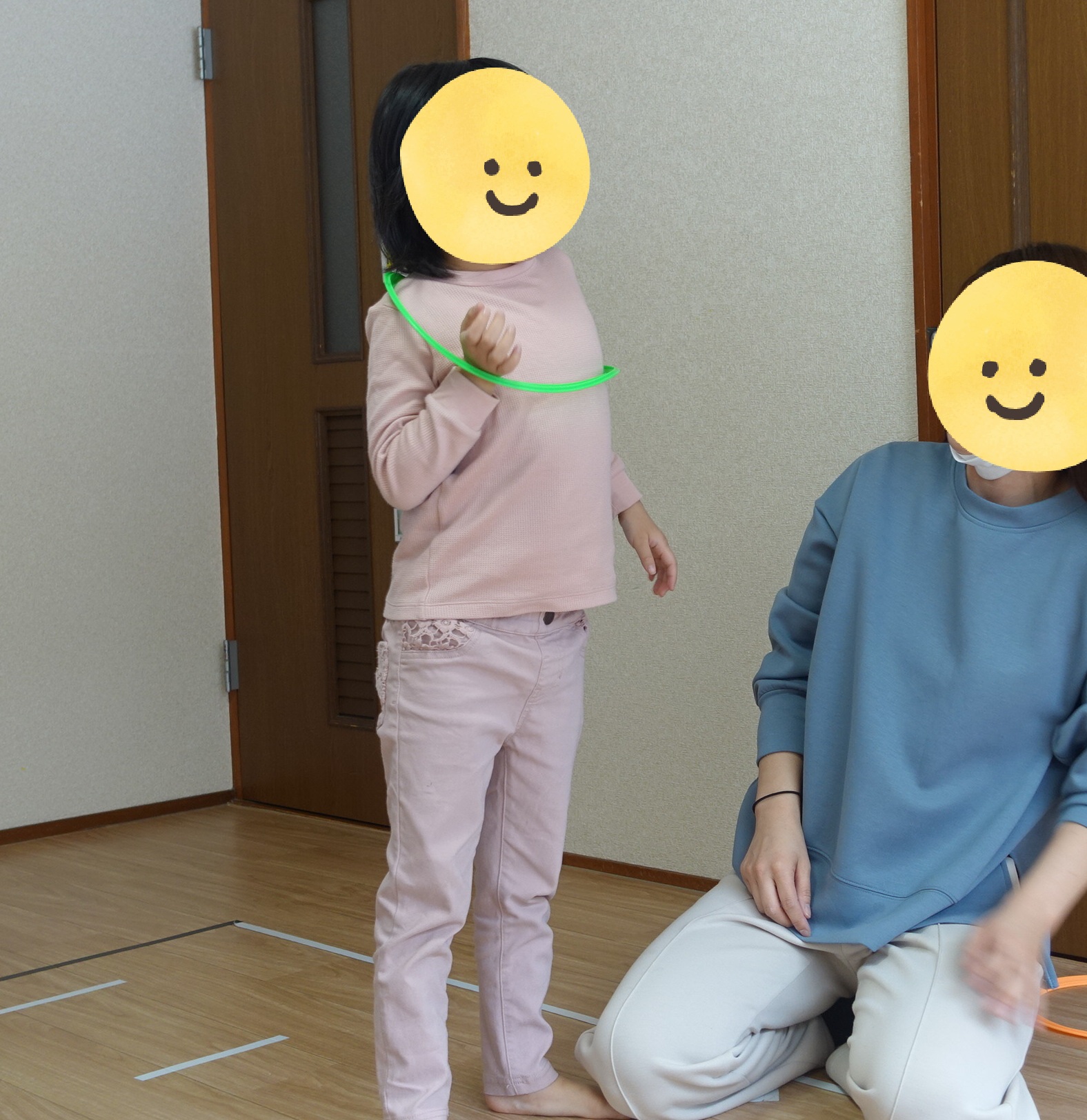 ぺんぎんくらす🐧運動あそび「フープ通し」