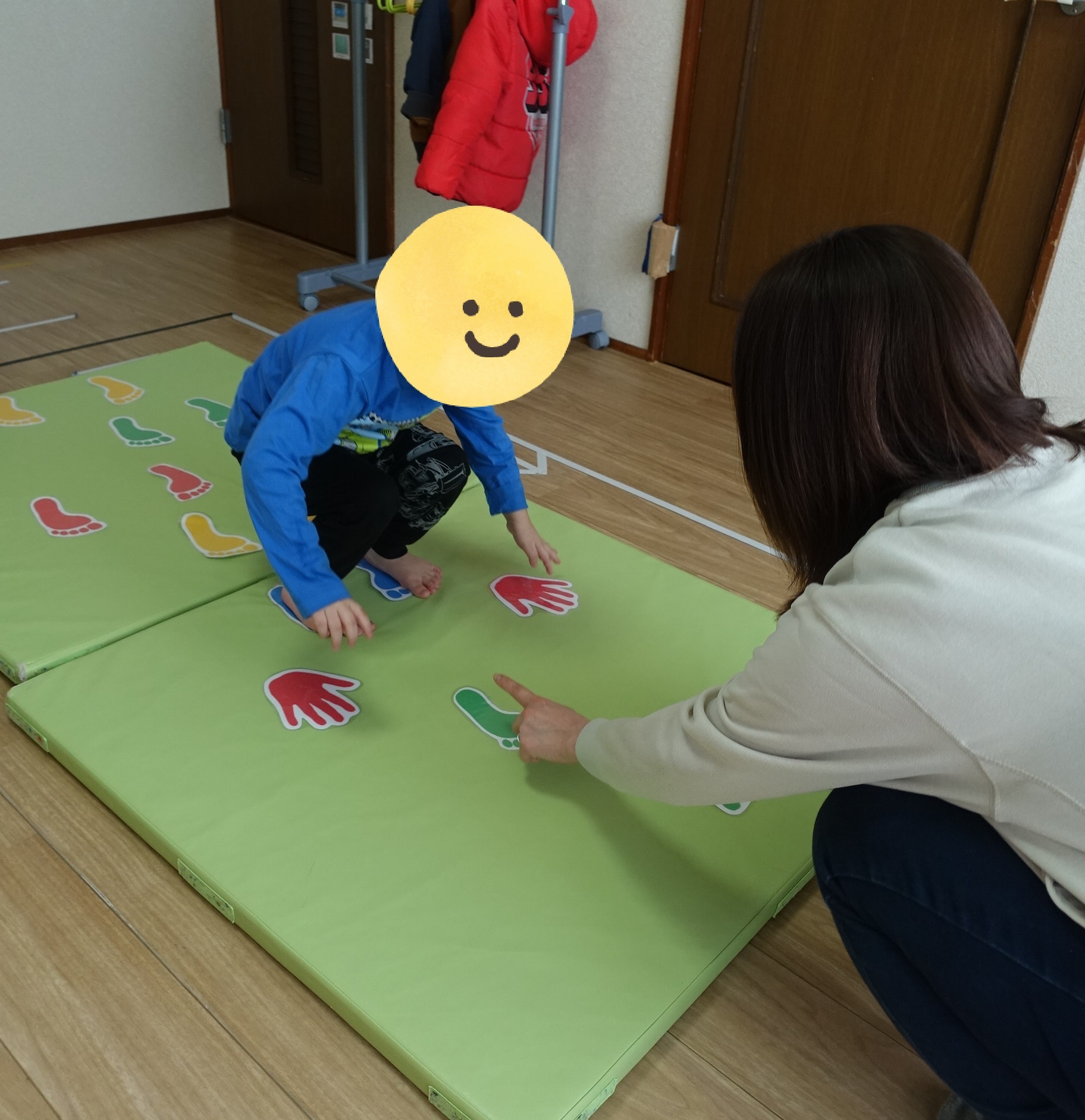 ぺんぎんくらす🐧「手形・足形＋バランスストーンサーキット」