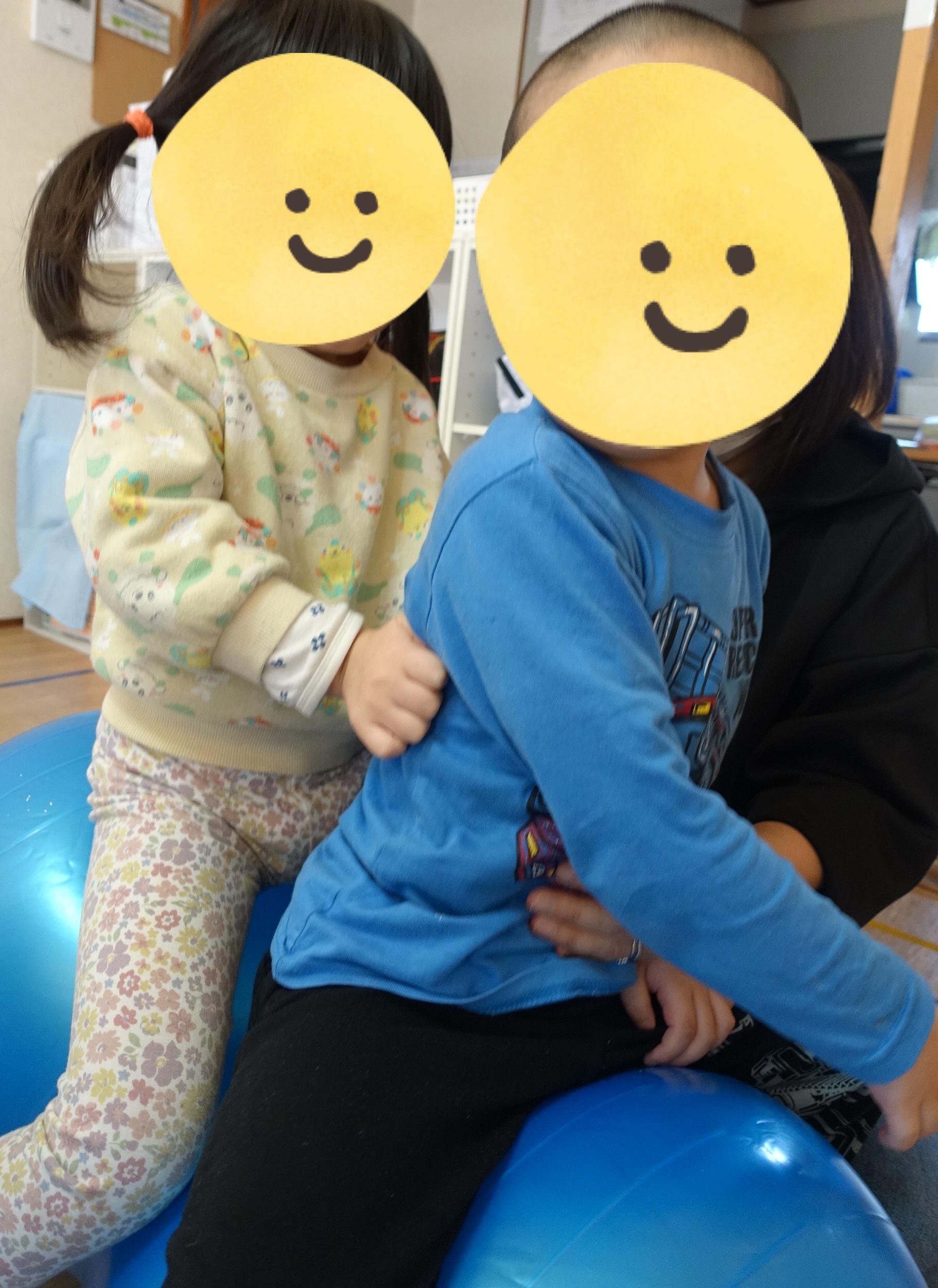 ぺんぎんくらす🐧「運動：バランスボール」