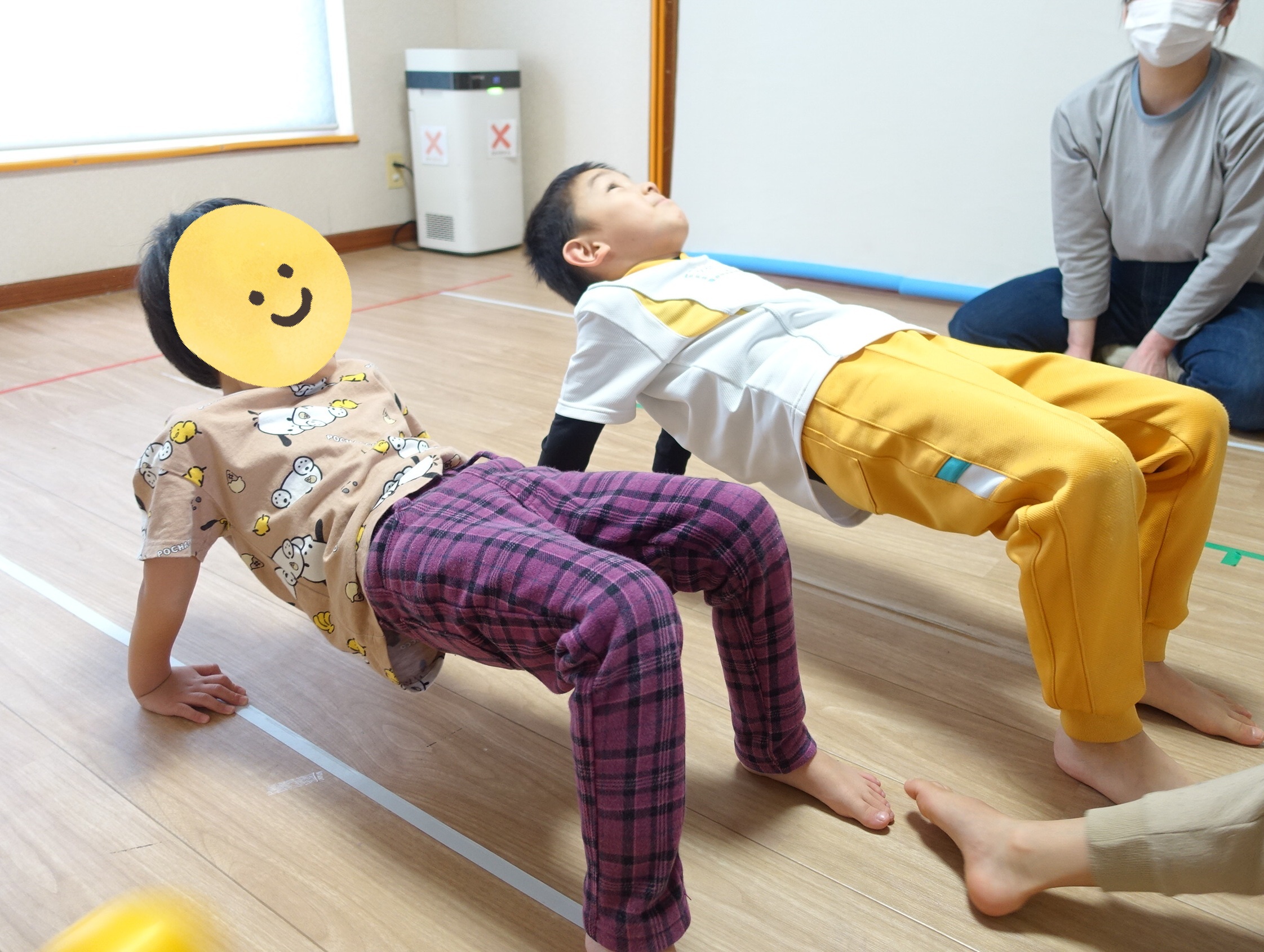 らいおんくらす🦁「運動：ボールトンネル」