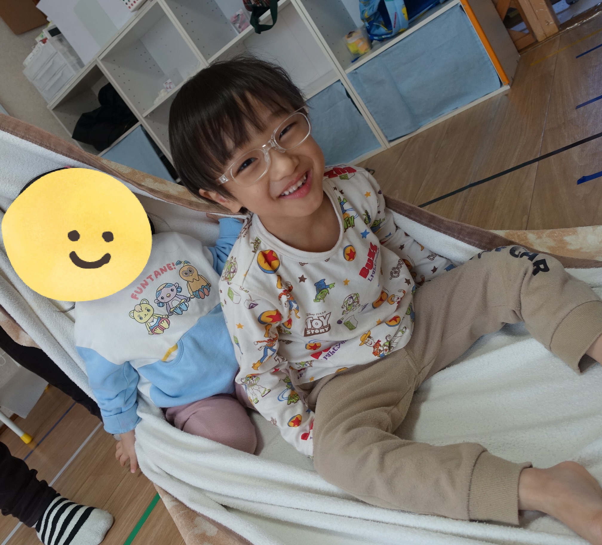 ぺんぎんくらす🐧「シーツ遊び」