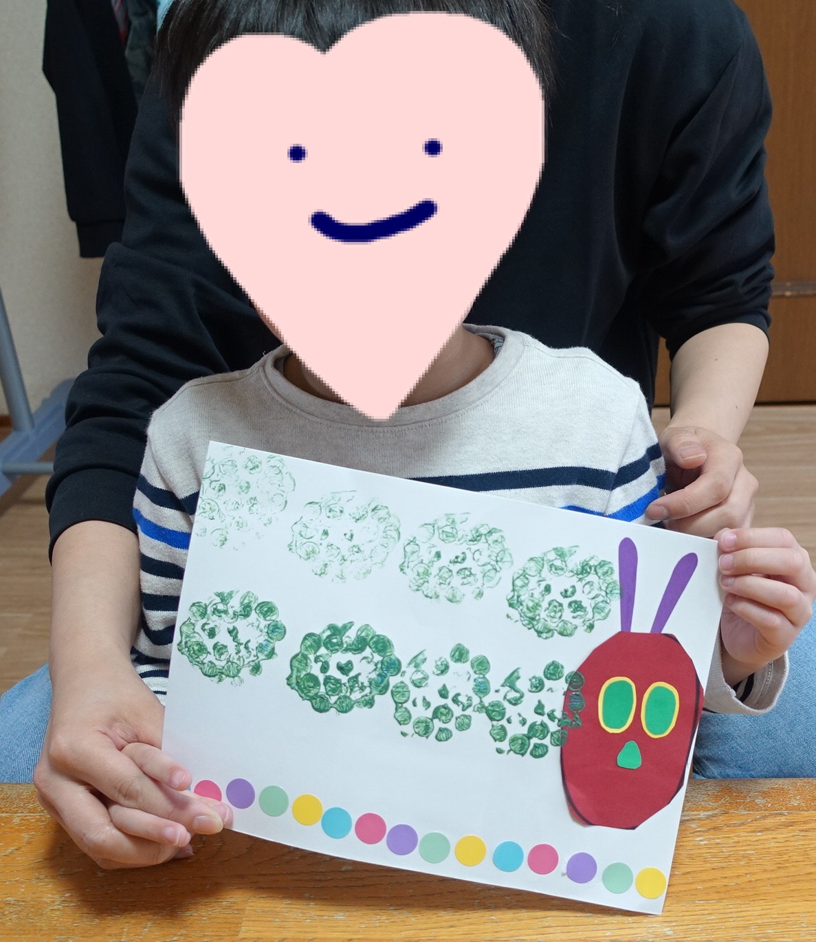 ぺんぎん・らいおんくらす🐧🦁「壁面製作：はらぺこあおむし🐛」