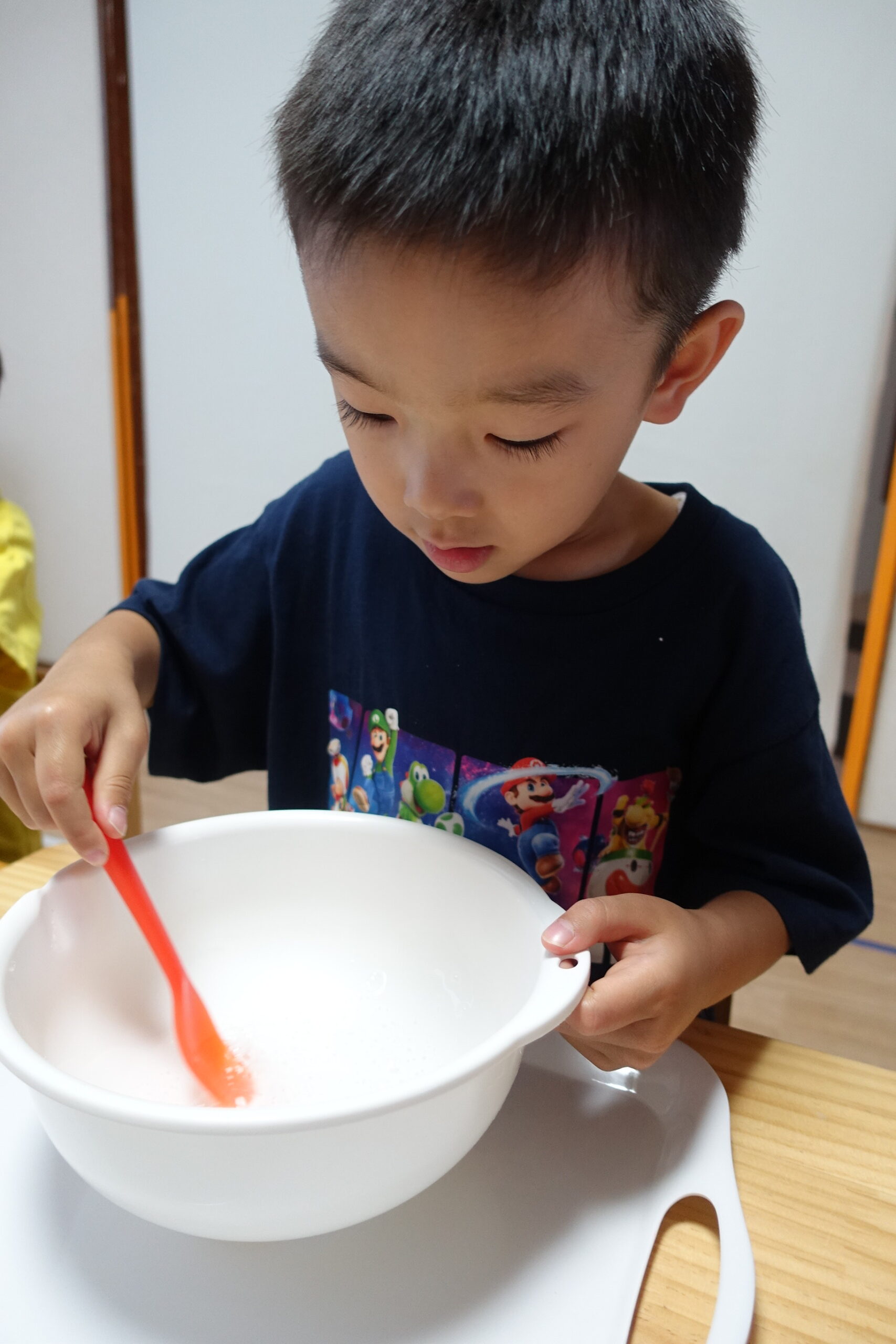 らいおんくらす🦁：「感触あそび:スライム」