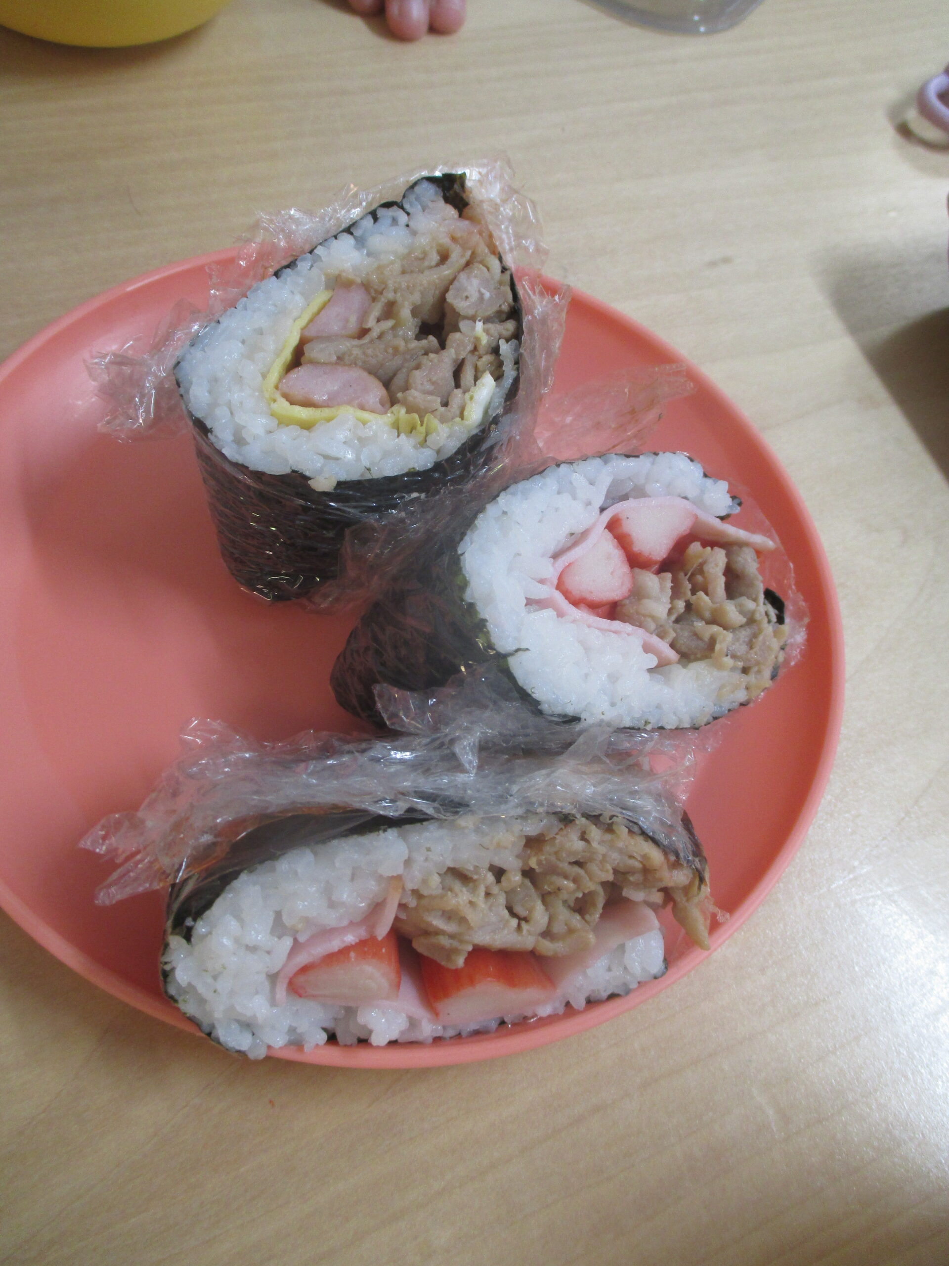 そえる　調理レク「おにぎらず🍙」