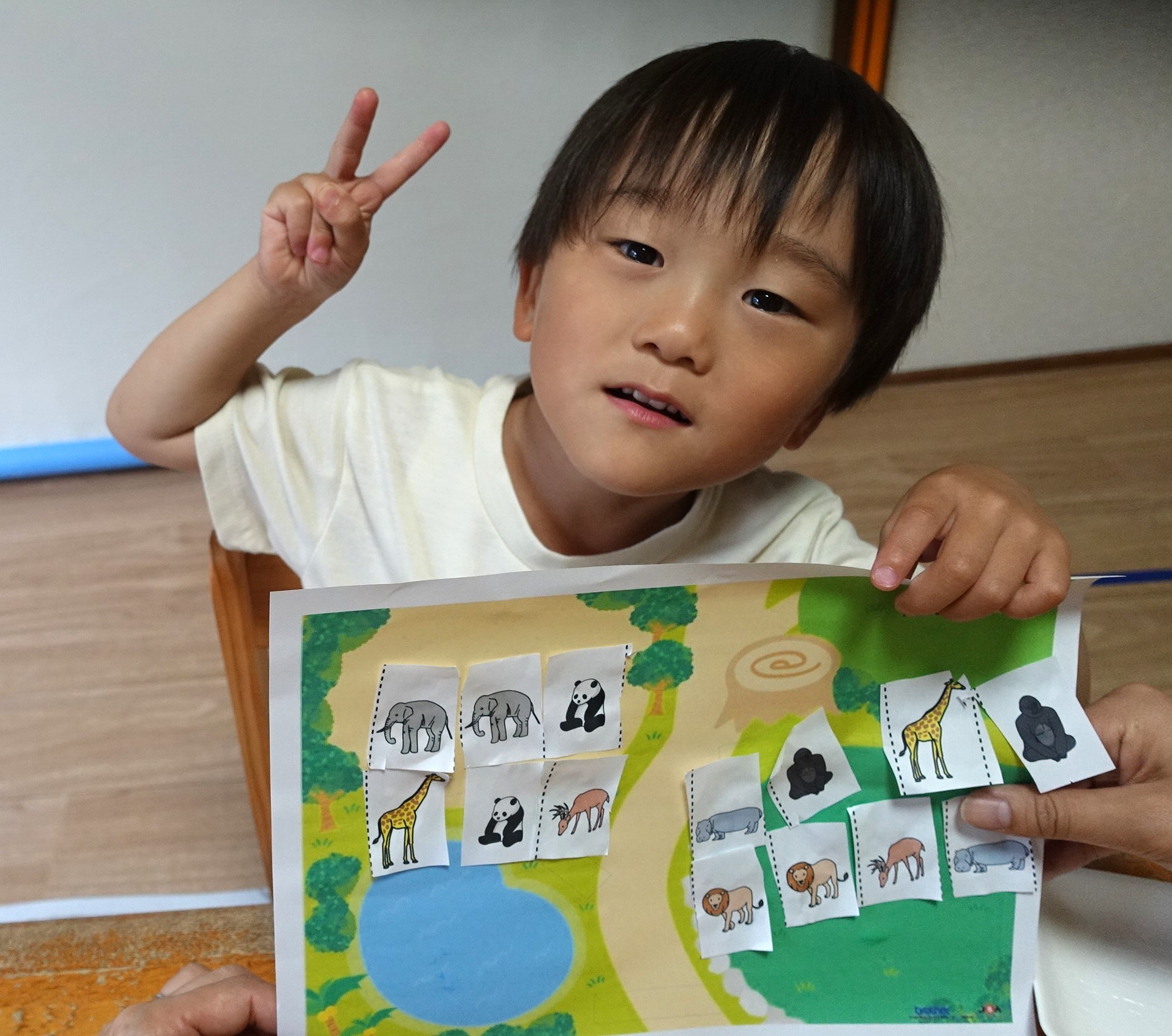 ぺんぎん・らいおんくらす🐧🦁「はさみの練習✂️」