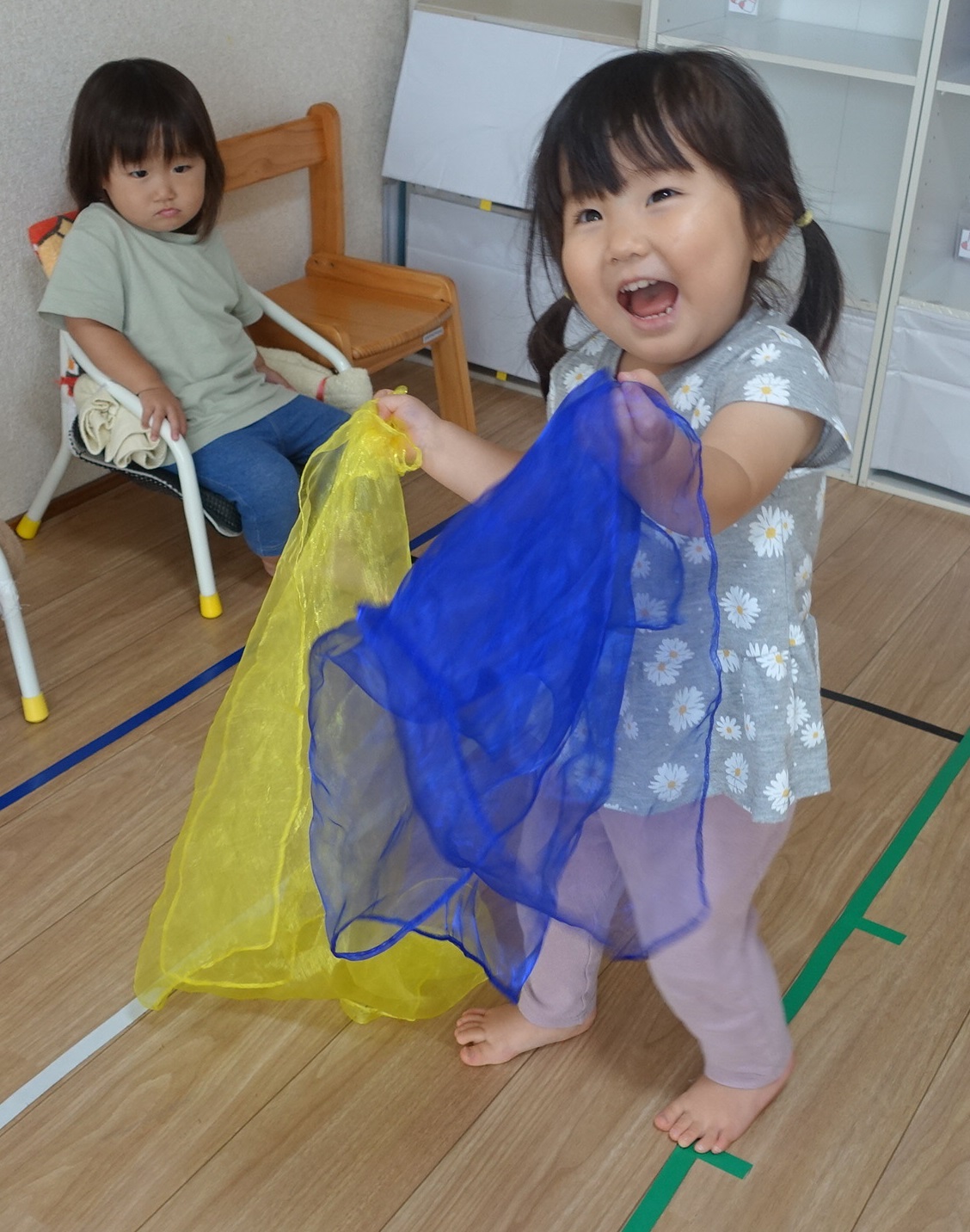 ぺんぎん・らいおんくらす🐧🦁「スカーフキャッチ👀」